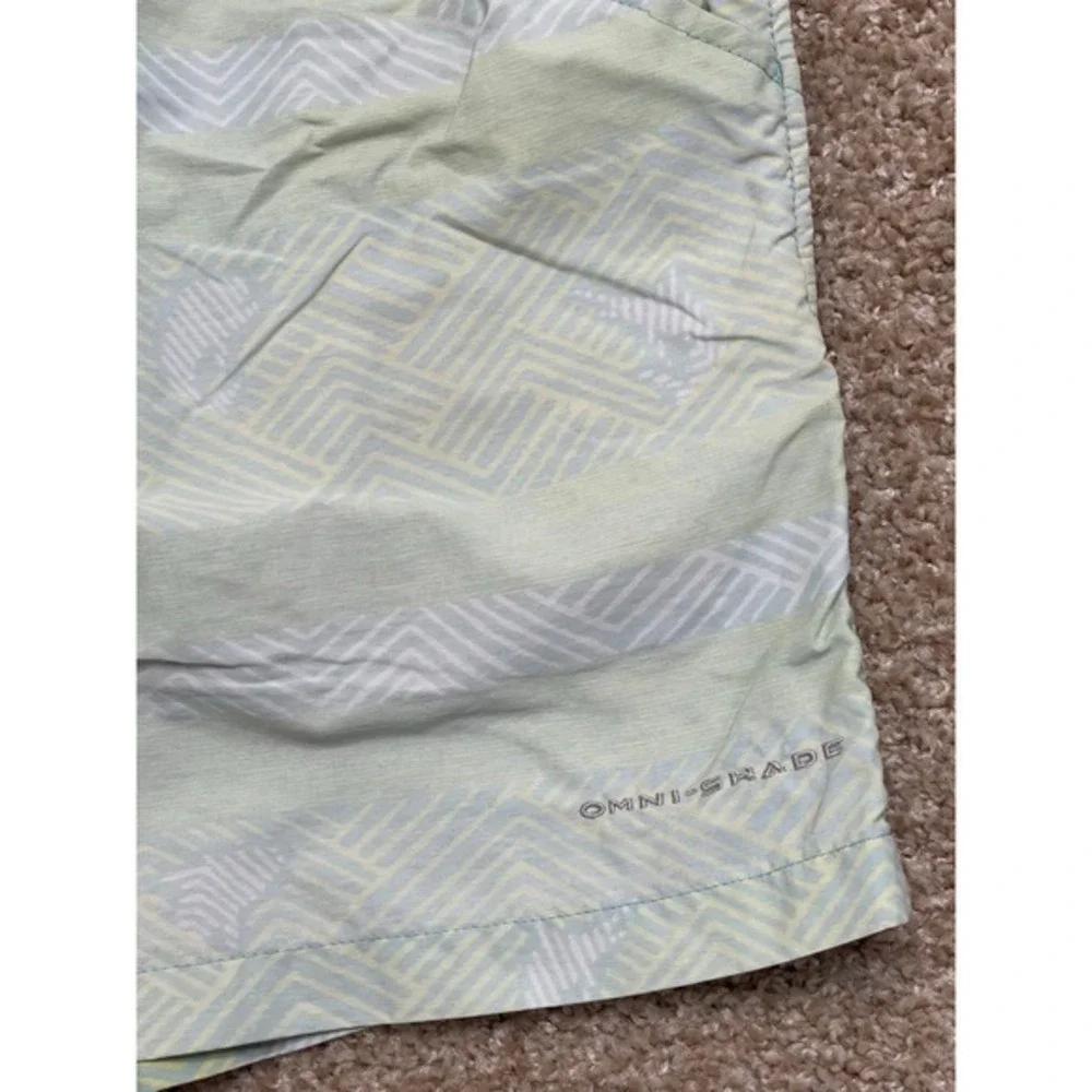 Columbia PFG Men's Lime Omni‎ Shade Mesh Lined Shorts  8